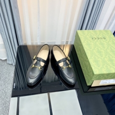 Gucci Flat Shoes